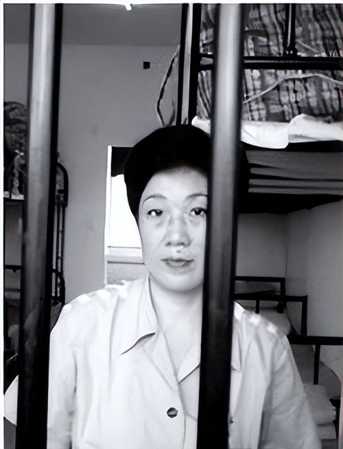 美女贪官蒋艳萍:靠40段情史上位，入狱4年后怀孕，如今孩子读大学