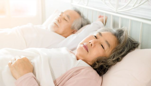 午睡可能影响寿命健康？医生提醒：50岁后，午睡“三不要”得牢记