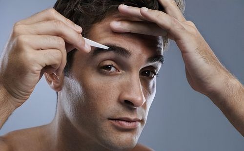男性50岁后，眉毛突然变长，这意味着什么？或许多数人还蒙在鼓里