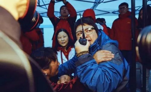 1999年，贵州马岭河风景区缆车高空坠落，幸存儿被韩红养成才