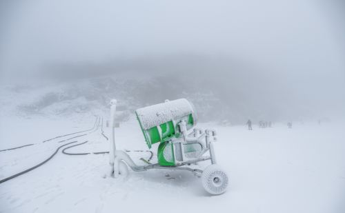 杭州滑友注意！比临安桐庐近、江浙沪亚布力的南方最大滑雪场开滑