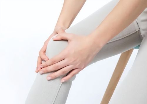 为什么中年女性容易“膝盖疼”呢？给出这3个建议，希望早尝试