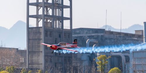 航空研学之旅？在《银河补习班》的取景地，看一场精彩的航模表演