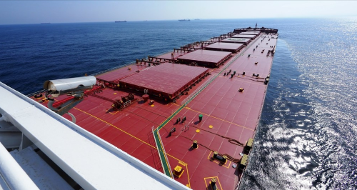 中国造世界最大矿砂船，一次能拉40万吨铁矿石，能装下美国航母