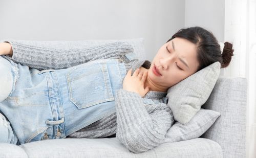 睡眠时的5个身体表现，竟是患病症状？请及时引起重视