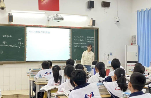 教师队伍“阴盛阳衰”，男老师数量越来越少，过来人说出原因