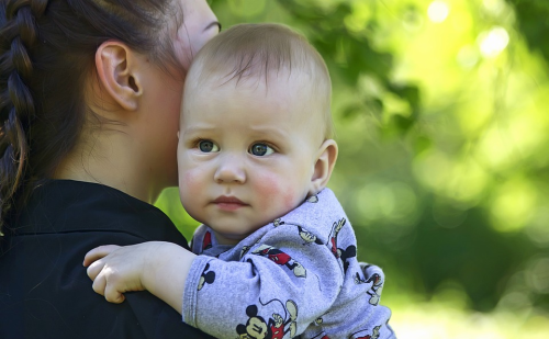 “等孩子上了幼儿园，我就去上班”，全职妈妈的想法，被现实打脸