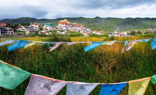 失落之城与世界高城：进藏旅游从云南启程，2座特殊城市不可错过