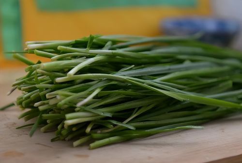 高血压的“发物”是大蒜吗？医生：若想血压稳定，3种素食莫贪吃