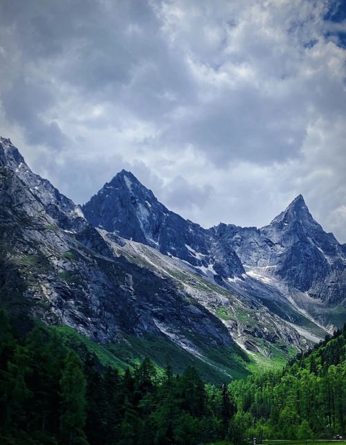 五一去哪玩？避开人车流，三天时间去川西旅游看那独特风景！