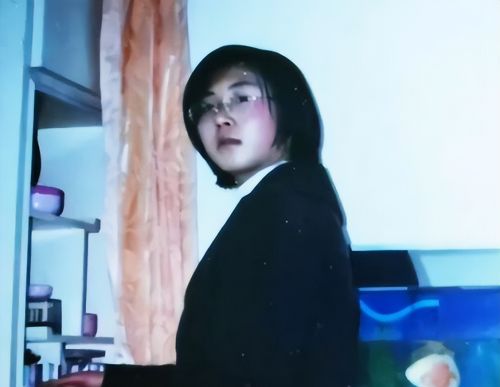 高学历独生女曹茜：抛弃父母17年的她，家庭教育远比想象的更糟糕