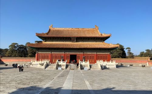 天津小伙来河北小县城，在景区附近花30吃饭，菜上桌傻眼了：咋吃