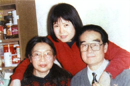 1999年李敏大病不起，女儿无奈求助中央，中央批示：此事应该解决