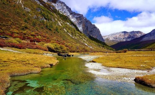 稻城亚丁旅游需要几天？从成都出发去稻城亚丁要几天时间