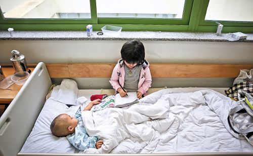 韩国3岁女童被发现在家中去世，经过DNA检测后，发现外婆才是生母
