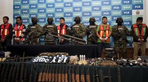 墨西哥毒枭多猖獗？人员超10万把军警压着打，先进武器武装到牙齿
