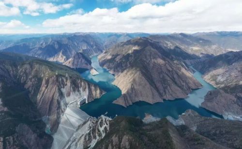 四川有座人工水库，蓄水量等于770个西湖，如今变成旅游胜地