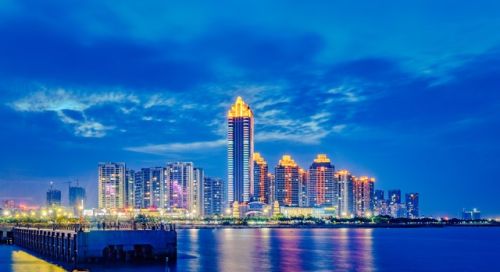 广东省城市分布：4个特大城市，6个大城市，东莞、湛江入围