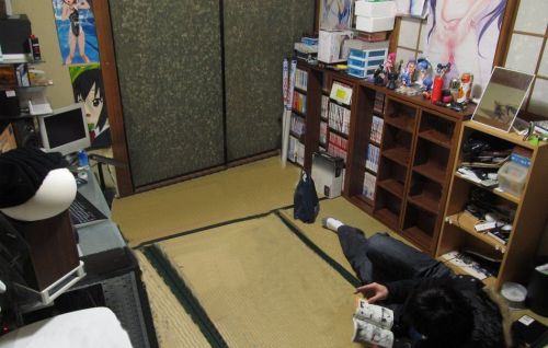 日本有400万年轻人待在家啃老，一位68岁的老人，一辈子没上过班