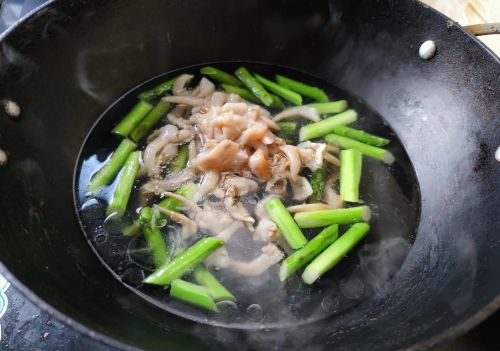 五一吃海鲜，建议大家：少吃皮皮虾和鲍鱼，多吃4样，应季正肥美