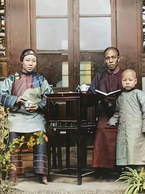 上色100年前清朝老照片，有老少夫妻小夫妻，风尘女们和荣安里！