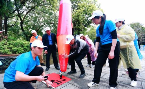 凝心聚力谋发展，砥砺奋进开新局”—热烈祝贺宏达集团成立26周年