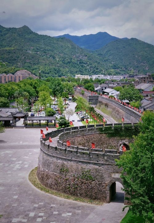 跟着朱自清先生畅游府城临海，“紫藤花”研学之旅立即出发！