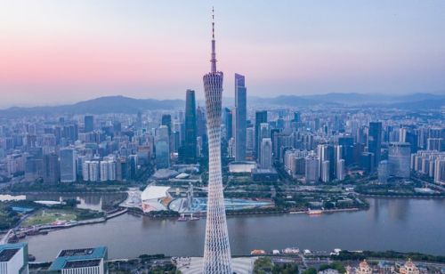 中国十强城市崛起，上海第一，成渝双城上榜