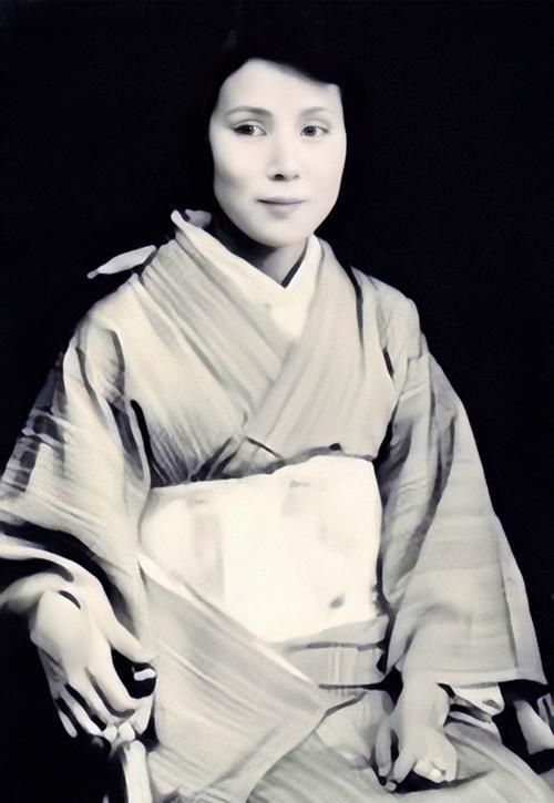 日本女护士嫁中国将军64年，生下歌唱家女儿，女婿更是家喻户晓