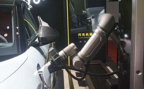 上海车展今日闭幕：新能源汽车群雄逐鹿，智能化“卷”成主流