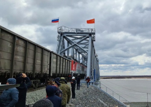 中俄跨境大桥才通车几个月，俄罗斯的牢骚就来了，早听劝早解决了