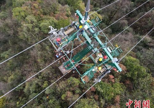 世界自然遗产地梵净山：索道年检保安全