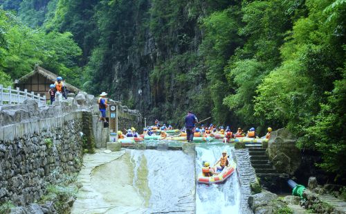 夏天重庆去哪里避暑？距主城100公里的这个地方，清凉又刺激