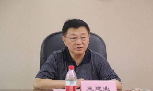 北京医院院长送给老人3句话：很多“病”都不算病，只是衰老罢了