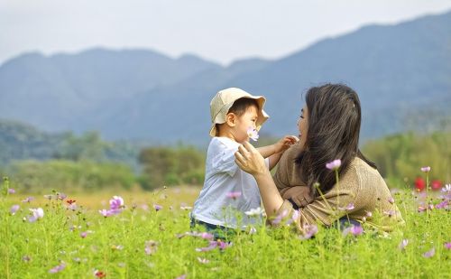 在家带娃的女人，会偷偷背着丈夫找男人吗？3个带娃女人说出实话