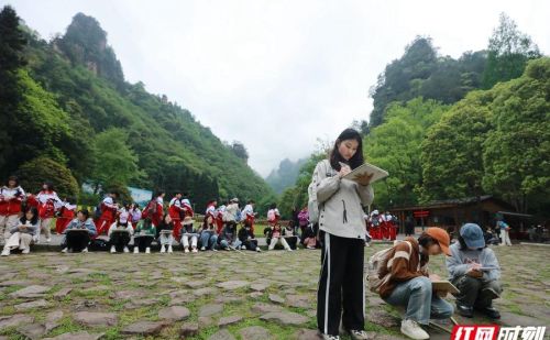 张家界国家森林公园旅游持续升温 分级管理秩序井然