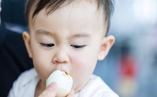 孩子咳嗽，到底要不要忌口？哪些食物不能吃？