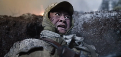 ​长津湖冰雕连幸存者！16岁战士卧雪三天三夜冻掉四肢，至今仍健在