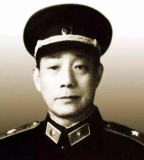 55年授衔，红11师政委是上将，师长却是大校，团长军衔都比师长高