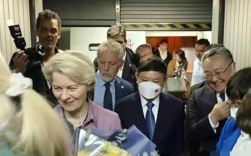 又在挑事了！欧盟主席冯德莱恩到中国来是“真正的外交屈辱”！