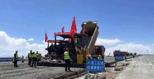 青海首条穿越采油区公路——茫油石公路G315改线工程通车