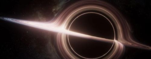 黑洞为什么会扭曲时间？
