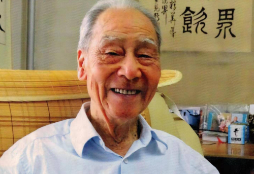 86岁患癌医生说还能活7年，常工作到凌晨4点，他活到了100岁