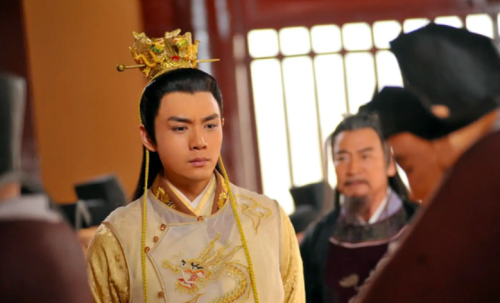 清朝皇帝中，继位的为何大多不是皇长子，老大们都怎么了？