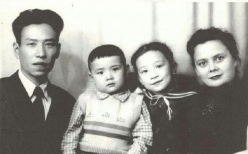 2003年，一男子到中国大使馆办签证：我是刘少奇孙子，要回国探亲