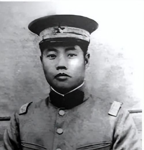 1935年，日本人将宋哲元拉下主席之位，转身就和宋哲元他交好