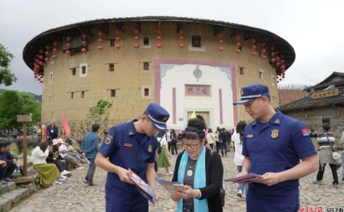 福建漳州：筑牢世遗土楼消防安全“防火墙”