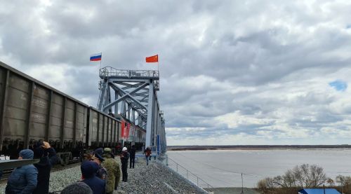 中俄跨境大桥才通车几个月，俄罗斯就发牢骚了，早听劝早解决了