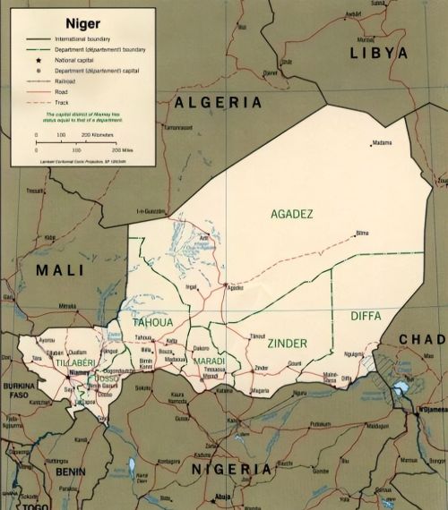 尼日尔-刚果地区的恩古文化和王国：政治和文化的演变