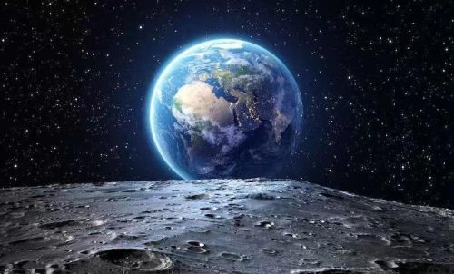 生命不能离开月亮！然而月亮正在远离地球，但地球永远不会失去它